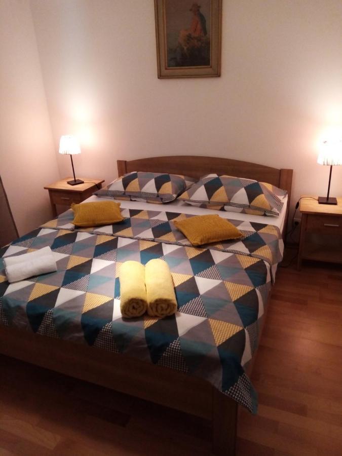 Apartman Mikola With Sea View Trogir Exterior photo