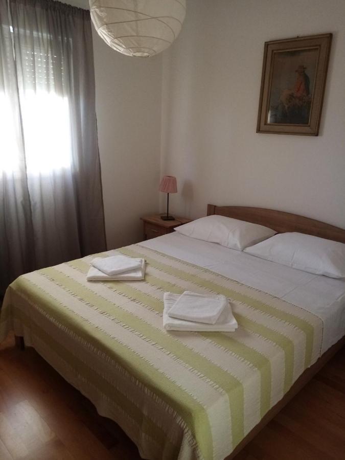 Apartman Mikola With Sea View Trogir Exterior photo