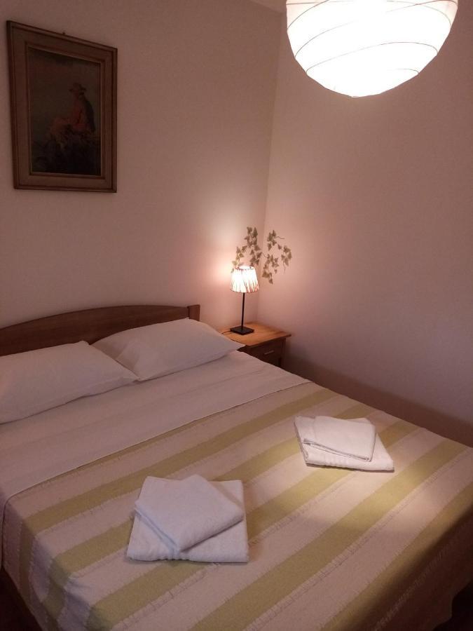 Apartman Mikola With Sea View Trogir Exterior photo